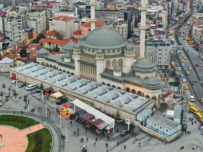 Taksim Camii Bugün İbadete Açılıyor