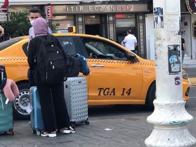 Taksim'de Turistlerin Taksici Çilesi!