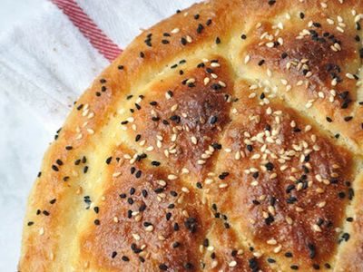 Tam Buğday Unundan Ramazan Pidesi Tarifi