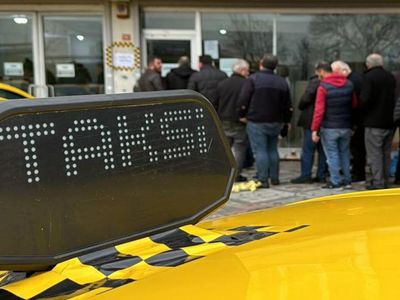 Tarife Onaylandı! İstanbul'da Taksiciler Yeni Tarife İçin Cihazlarını Güncelletiyor