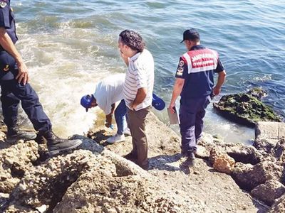 Tatil cennetinde skandal: Belediye kanalizasyonu binlerce kişinin girdiği denize akıttı