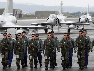 Tayvan, Çin Savaşına Hazırlanıyor: F-16 Tipi 64 Savaş Uçağını Modernize Etti!