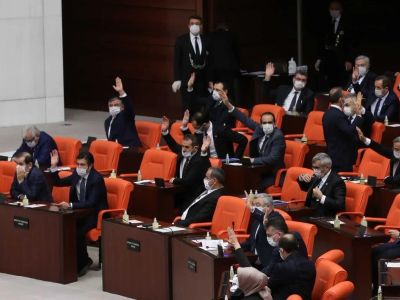 TBMM Adalet Komisyonu onayladı: 8. Yargı Paketi’nin ilk 14 maddesi kabul edildi!