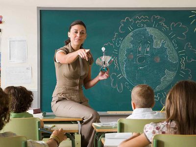 TBMM'ye Gelen Öğretmenlik Meslek Kanunu İle Öğretmen Maaşları 2 Bin Lira Artacak