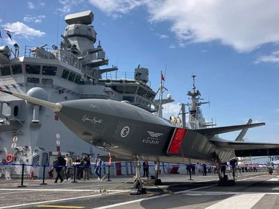 TCG Anadolu Cumhuriyet’in 100. yılında sahne alıyor: Yerli gemi İstanbul’da halkın ziyaretine açılacak