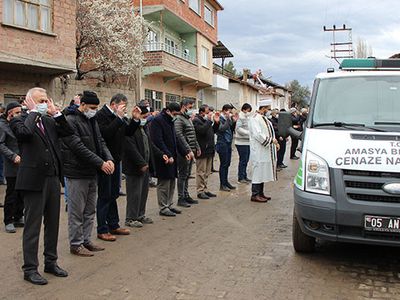 Tedavi İçin Bebeği Sezeryan İle Alınan Korona Hastası Anne Hayatını Kaybetti