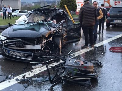 TEM Otabanında Zincerleme Kaza: 14 Araçta Hasar Var