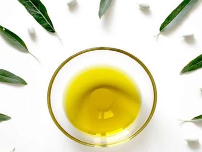 Tesbih ağacı yağı nedir? Tespih ağacı yağı kullanımı nasıldır, faydaları neler? Bitleri yok edip, egzamayı bitiren bitkisel çözüm