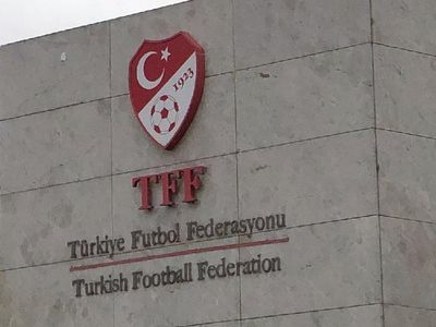 TFF Sarı ve Kırmızı Kartlar İle İlgili Yeni Kuralı Açıkladı!