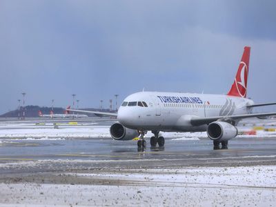 THY ve Pegasus'un İstanbul'da 200'e yakın seferi iptal edildi