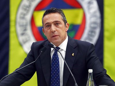 Tiago Çukur Fenerbahçe’ye mi transfer oldu? Genç golcünün transferinde imzalar atıldı. Fenerbahçe’den resmi açıklama yapıldı