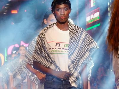 Ticaret Bakanı Bolat, Laleli Fashion Shopping Festival'de Ekonomik Gelecekten Umutla Bahsetti