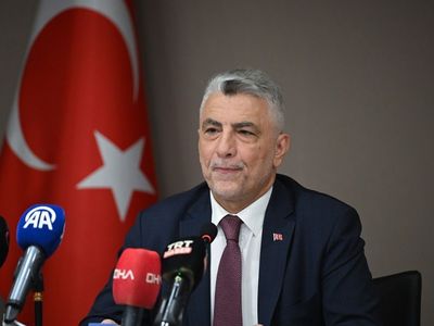 Ticaret Bakanı Bolat'tan Ankara Ticaret Borsasında Önemli Açıklamalar