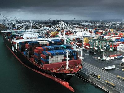 Ticaret Bakanlığı açıkladı: Dış ticaret açığı ve ithalat azaldı