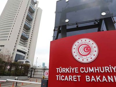 Ticaret Bakanlığı'ndan çöpe atılan sebzelere ilişkin açıklama geldi: Eski tarihli ve asılsız görüntülere itibar etmeyin!