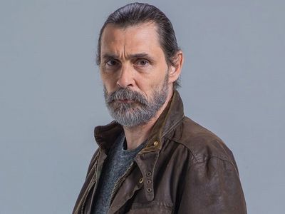 Bir süredir ortalıkta gözükmeyen ünlü şarkıcı Petek Dinçöz ve eşi Serkan Kodaloğlu'ndan kötü haber geldi!