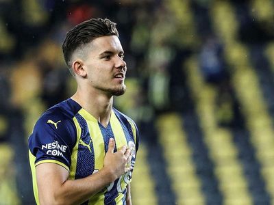 Fenerbahçe'de Ferdi Kadıoğlu beklenen süreden önce sahalara dönüyor!