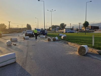 Tokat'ta Tarım Aracı ve Otomobil Çarpıştı!