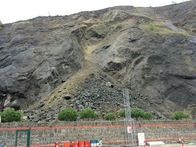 Trabzon'da heyelan anı saniye saniye kameralara yansıdı!