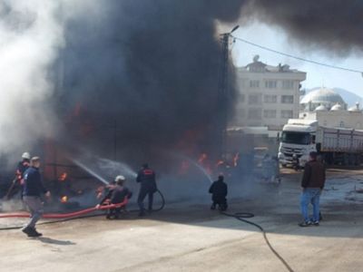 Trabzon'da Lastikçide Yangın Çıktı