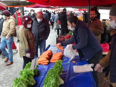 Trabzon'da Semt Pazarlarında Yoğunluk Hakim Oldu