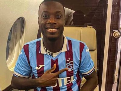 Trabzonspor gece yarısı bombayı patlattı: Arsenal’in yıldızı Nicolas Pepe resmen açıklandı