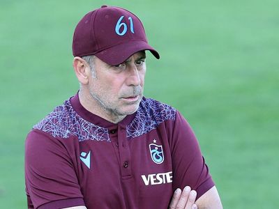 Trabzonspor stoper transferi yapacak mı? Abdullah Avcı Trabzonspor’un yeni sezon öncesinde stoper transferi yapmak için görüşmelerini sürdürdüğünü söyledi