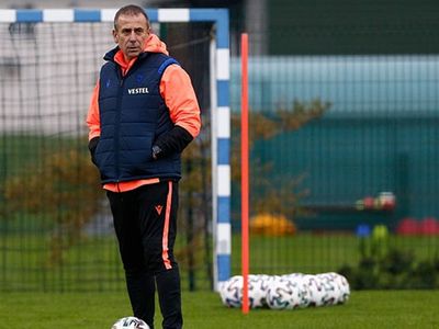 Trabzonspor Yöneticisi Özer Bayraktar Açıklamalarda Bulundu