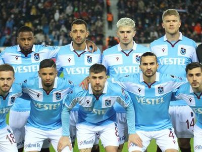 Trabzonspor'da Abdülkadir Ömür Galatasaray Maçında Yer Almayacak!