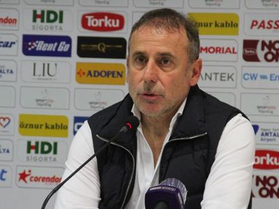 Trabzonspor'da Abdullah Avcı, Antalyaspor Mağlubiyetinin Ardından Açıklamalarda Bulundu