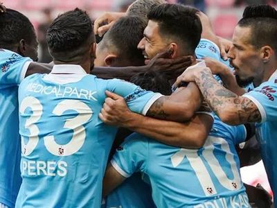Trabzonspor'da Anastasios Bakasetas Göztepe Maçı Öncesi Sakatlandı!