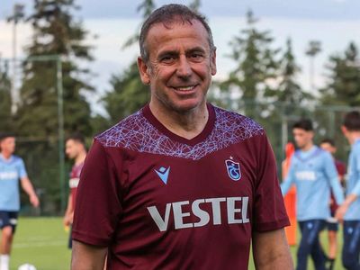 Trabzonspor'da Emrehan Gedikli performansıyla Abdullah Avcı'nın gözüne girdi!