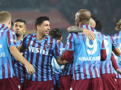 Trabzonspor'da Koronavirüs Testi Pozitif Çıkan Futbolcu Sayısı İkiye Yükseldi!