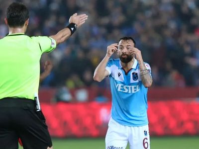 Trabzonspor'da Manolis Siopis, Kayserispor maçının ardından gözlerini Adana Demirspor karşılaşmasına çevirdiklerini söyledi