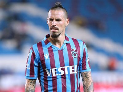 Trabzonspor'da Slovak yıldız futbolcu Marek Hamsik hakkında açıklama yapıldı!
