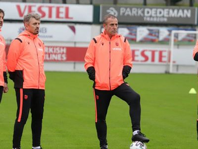 Trabzonspor'da Teknik Direktör Abdullah Avcı'dan Takımla Toplantı!