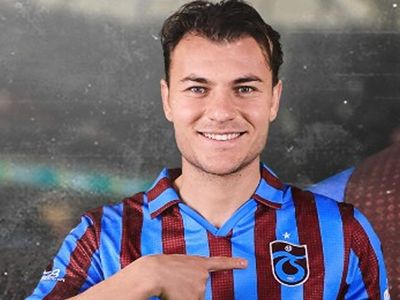 Trabzonsporlu Yusuf Erdoğan'dan İmza Töreninde Açıklamalar!