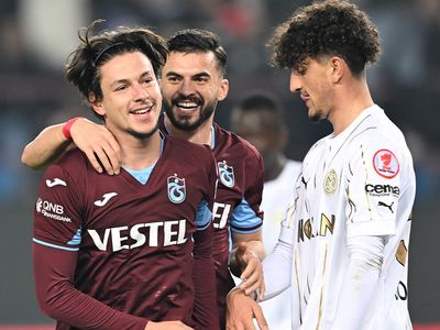 Trabzonspor'u Enis Destan taşıdı: Manisa'yı evinde rahat geçti