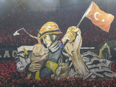Trabzonspor’un depremzedeler ve yardım gönderen ülkeler için yaptığı koreografinin hikayesi duygulandırdı