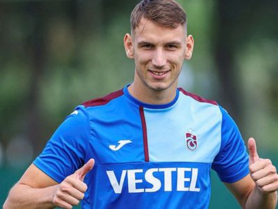 Trabzonspor'un Hırvat yıldızı Teklic İstanbul'da! Transferi için resmi açıklama geldi