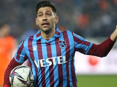 Trabzonspor'un Yunan yıldızı Anastasios Bakasetas, sosyal medya hesabından yaptığı paylaşımla taraftarlara seslendi