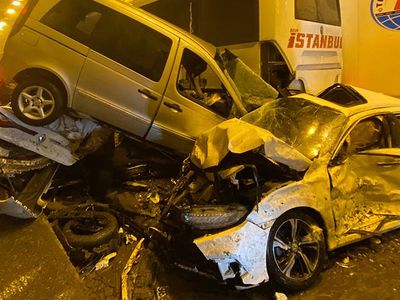Trafik Kazaları Bayram Tatilinin İlk Gününde Acı Bilançoyu Getirdi: 5 Ölü, 1421 Yaralı