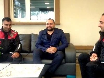 Trafikte Doğum Sancısına Yakalanan Aileye Polis Yardım Etti