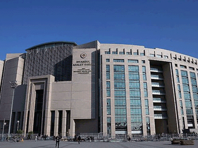 Trafikte Saldırdığı Kişi Savcı Çıkınca Soluğu Cezaevinde Aldılar!