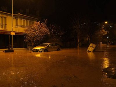 Trakya’da sağanak yağış: Cadde ve sokaklarda su birikintileri oluştu