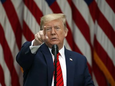 Trump Grönland konusunda çatlak ses istemiyor: Gümrük sopasını salladı