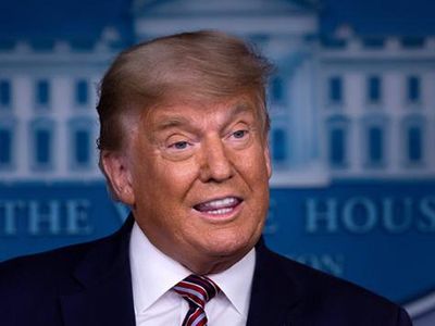 Trump Sosyal Medyaya Geri Dönüyor