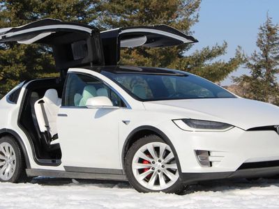 Tüm ülkede gündeme oturdu: Tesla ABD’deki 200 bin aracını geri çağırdı