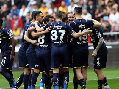 Tümer Metin, Fenerbahçeli Serdar Dursun'un futbolculuğunu hiç beğenmediğini ama takıma faydalı bir şekilde oynadığını söyledi