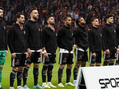 Tümer Metin, Galatasaray - Beşiktaş derbisinin ardından 'Keşke futbolu bırakmasaydım dedim' ifadeleriyle gündem oldu